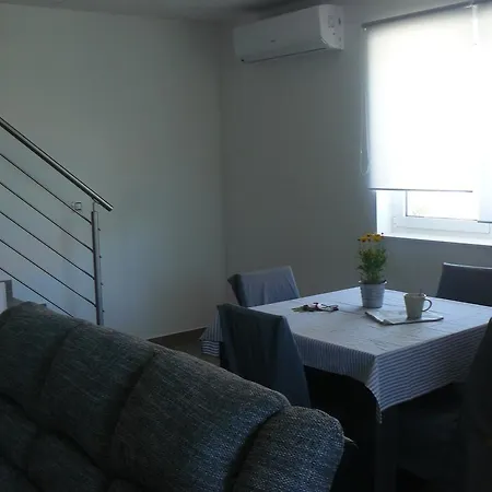 Nest Privlaka (Zadar)